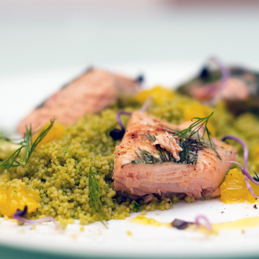 Cous Cous Di Ceci E Lenticchie Con Erbe Agrumi E Salmone Al Finocchietto Bia Cous Cous